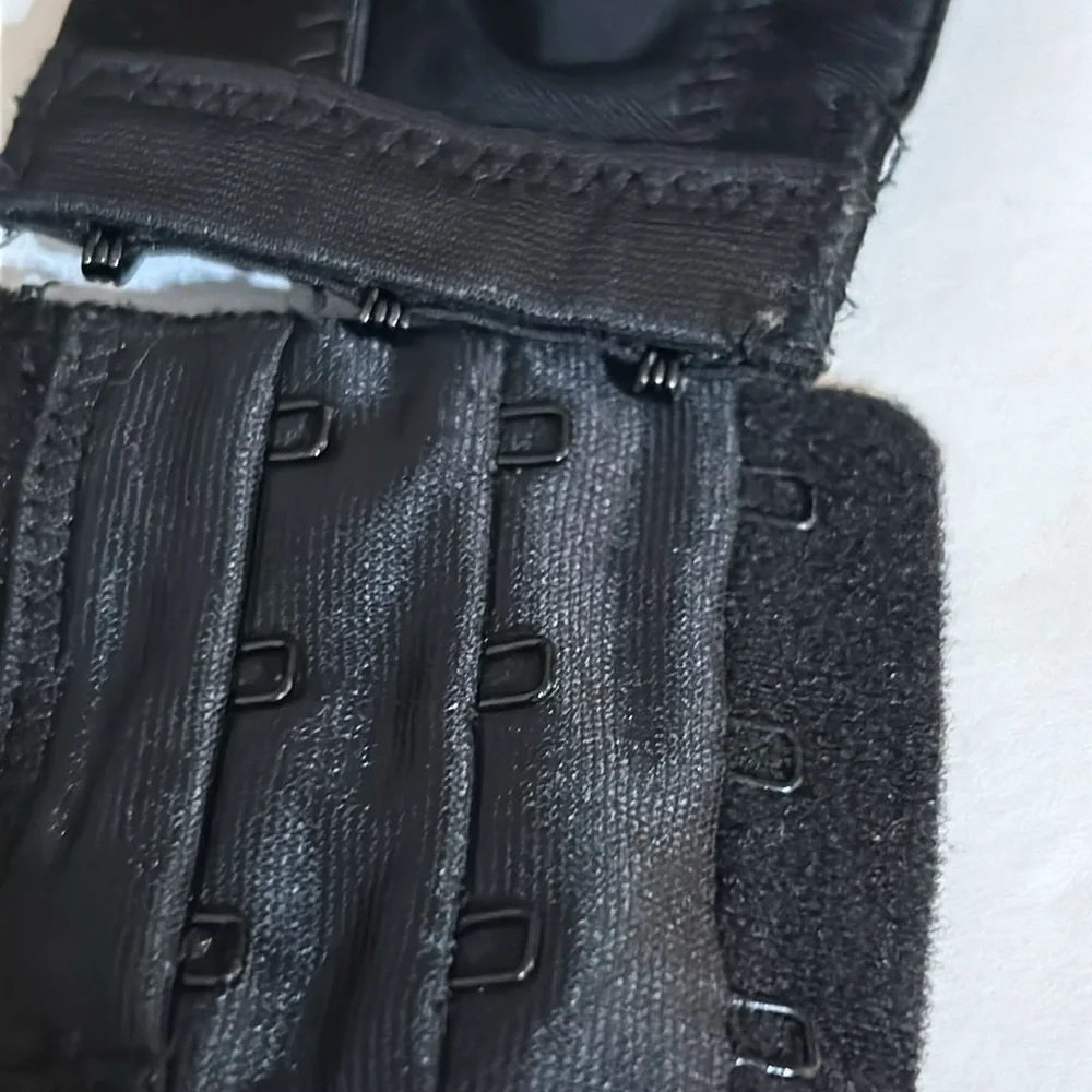 CARNIVAL 512 Black Molded‎ Tuxedo Low Plunge Full Figure Underwire Bra Sz 46DD - Picture 11 of 13